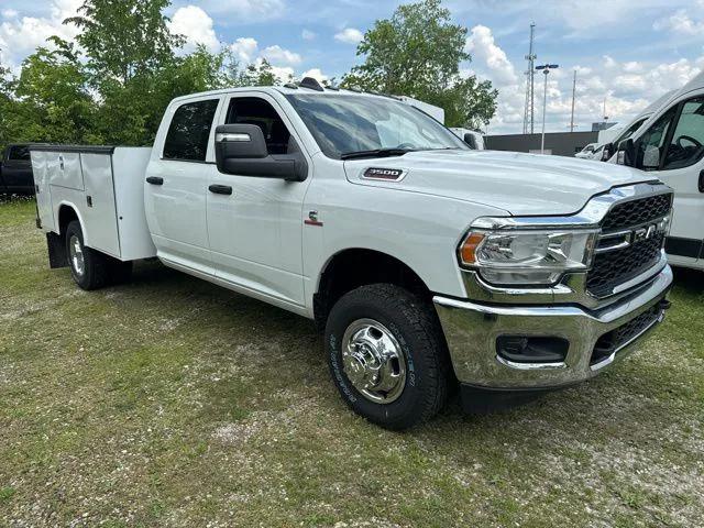 2024 RAM Ram 3500 Chassis Cab RAM 3500 TRADESMAN CREW CAB CHASSIS 4X4 60 CA