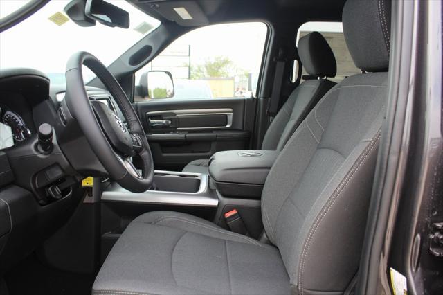 2024 Ram 1500 Classic Warlock Quad Cab 4x4 6'4" Box