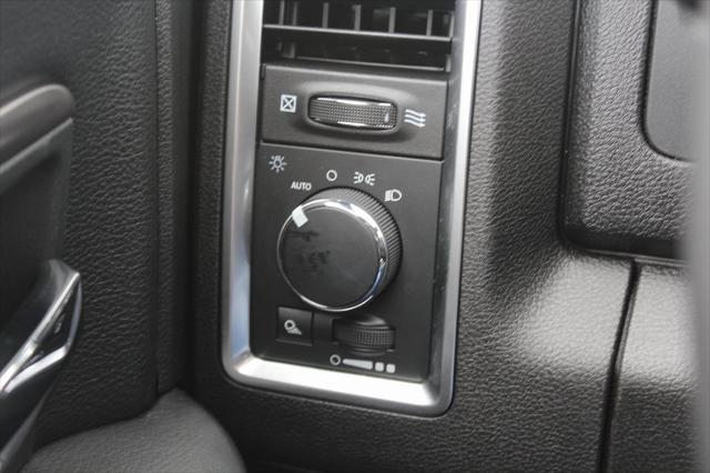 2024 Ram 1500 Classic Warlock Quad Cab 4x4 6'4" Box