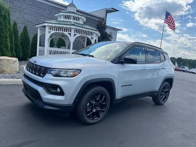 2024 Jeep Compass COMPASS LATITUDE 4X4