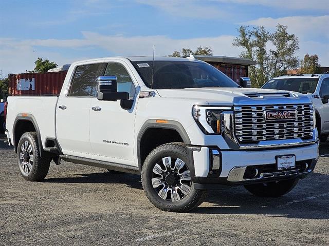 2024 GMC Sierra 2500HD 4WD Crew Cab Standard Bed Denali 2