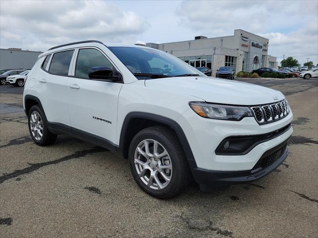 2024 Jeep Compass COMPASS LATITUDE LUX 4X4