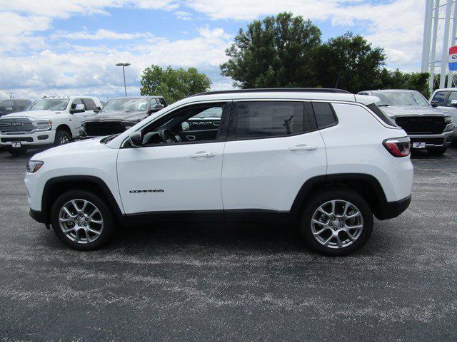 2024 Jeep Compass COMPASS LATITUDE LUX 4X4