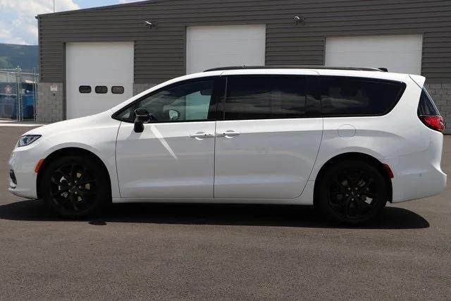 2024 Chrysler Pacifica PACIFICA TOURING L