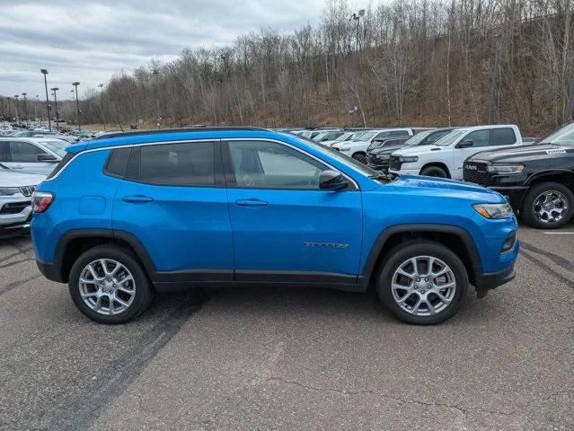 2024 Jeep Compass COMPASS LATITUDE LUX 4X4