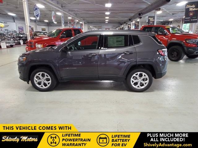 2024 Jeep Compass COMPASS LATITUDE 4X4