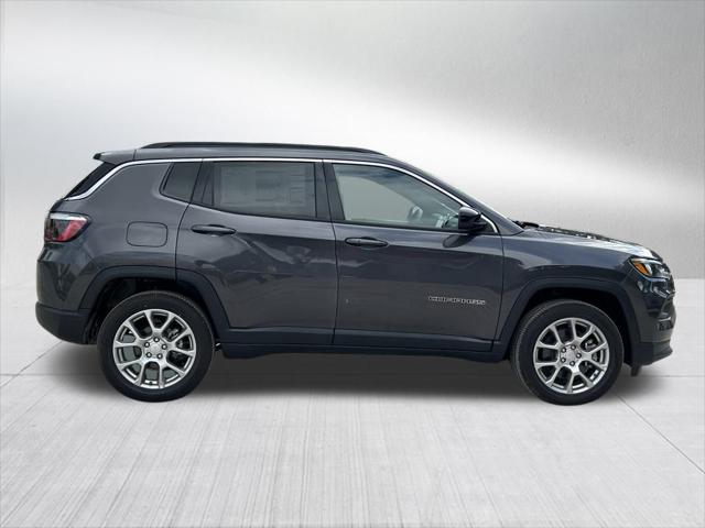 2024 Jeep Compass COMPASS LATITUDE LUX 4X4