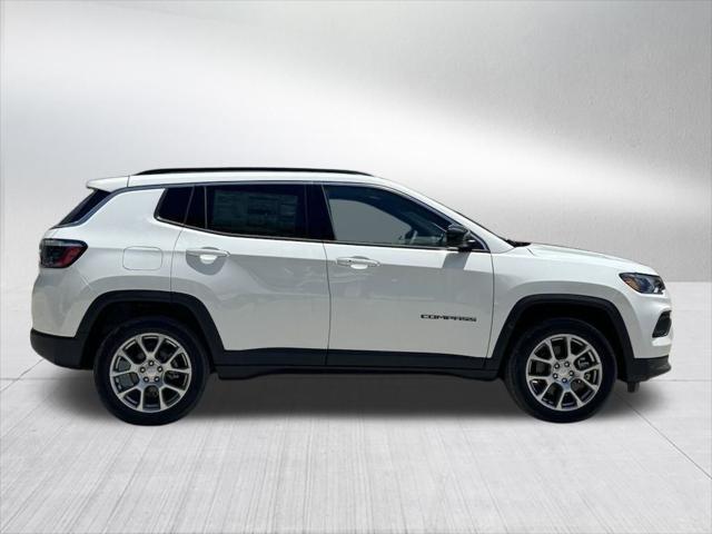 2024 Jeep Compass COMPASS LATITUDE LUX 4X4