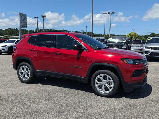 2024 Jeep Compass COMPASS LATITUDE 4X4