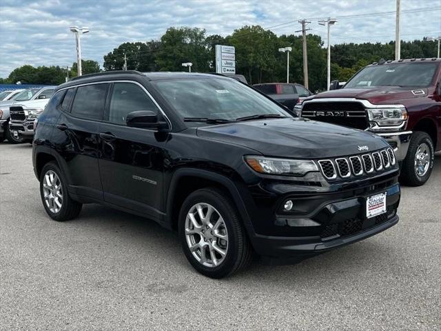 2024 Jeep Compass COMPASS LATITUDE LUX 4X4