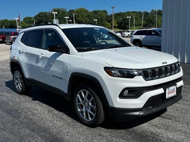 2024 Jeep Compass COMPASS LATITUDE LUX 4X4