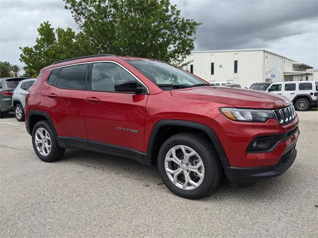 2024 Jeep Compass COMPASS LATITUDE 4X4