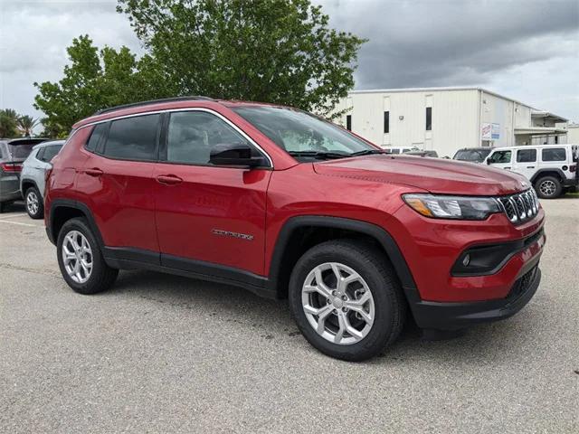 2024 Jeep Compass COMPASS LATITUDE 4X4