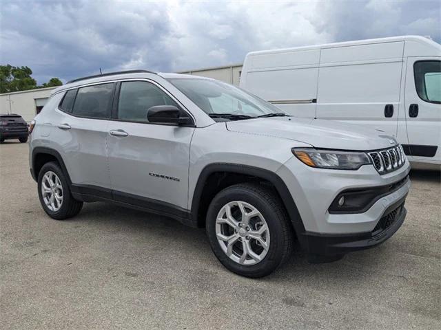 2024 Jeep Compass COMPASS LATITUDE 4X4