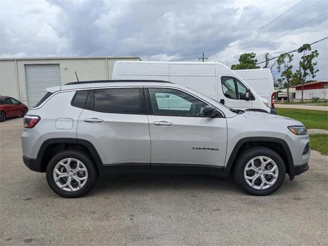 2024 Jeep Compass COMPASS LATITUDE 4X4