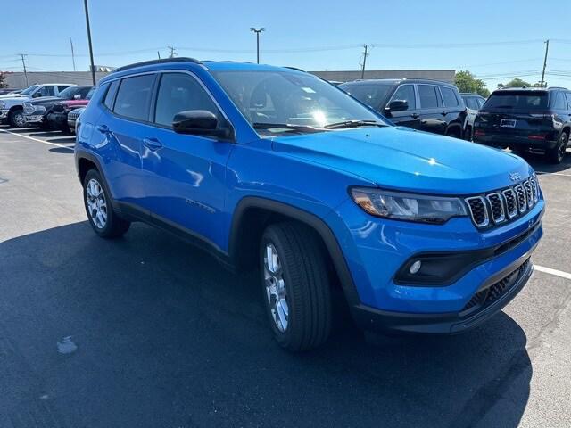 2024 Jeep Compass COMPASS LATITUDE LUX 4X4