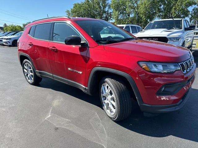 2024 Jeep Compass COMPASS LATITUDE LUX 4X4