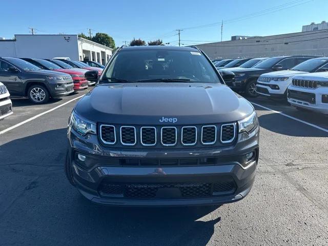 2024 Jeep Compass COMPASS LATITUDE LUX 4X4