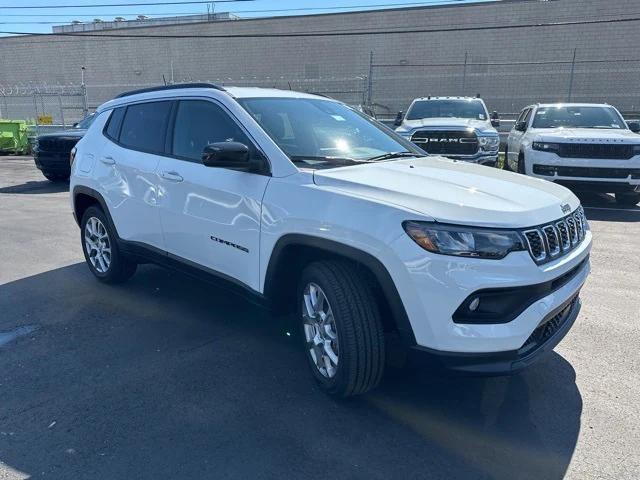 2024 Jeep Compass COMPASS LATITUDE LUX 4X4