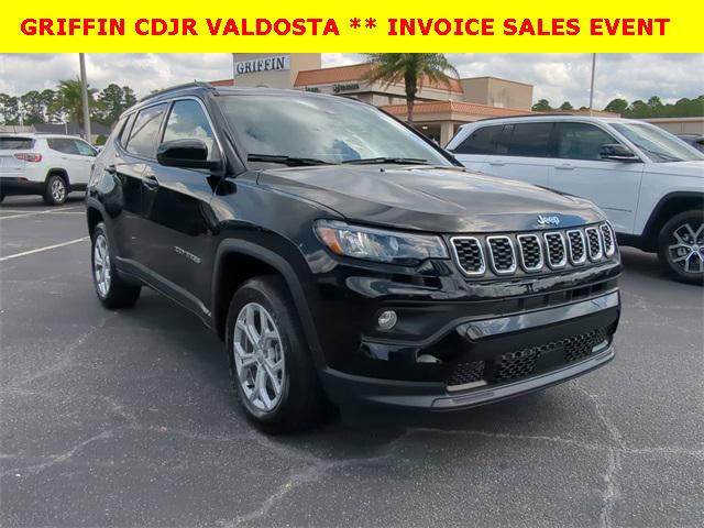 2024 Jeep Compass COMPASS LATITUDE 4X4