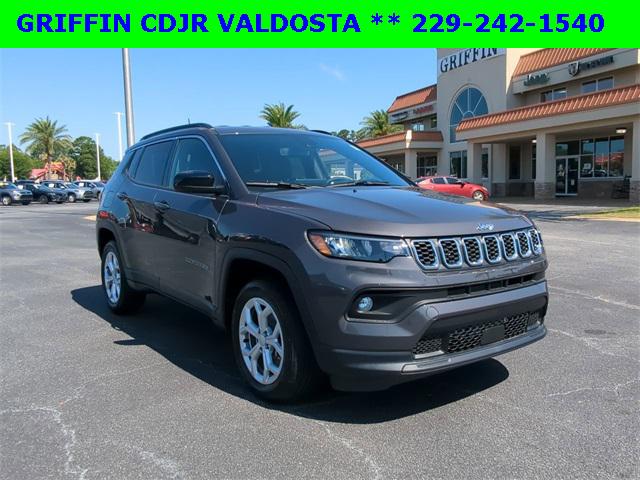 2024 Jeep Compass COMPASS LATITUDE 4X4