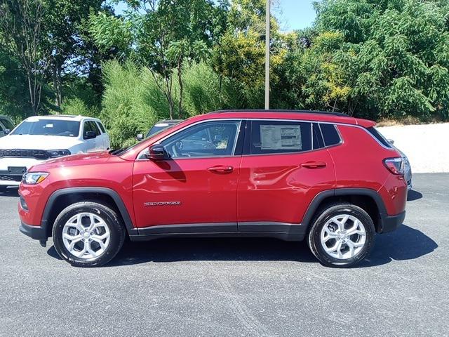 2024 Jeep Compass COMPASS LATITUDE 4X4