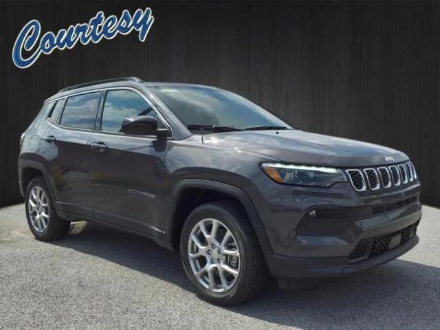 2024 Jeep Compass COMPASS LATITUDE LUX 4X4