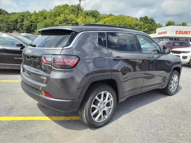 2024 Jeep Compass COMPASS LATITUDE LUX 4X4