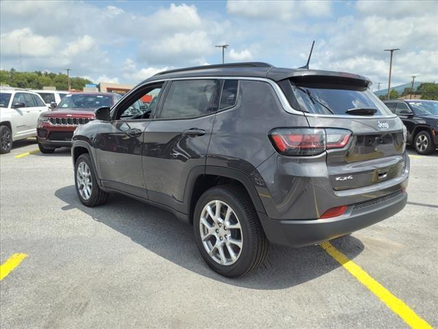 2024 Jeep Compass COMPASS LATITUDE LUX 4X4