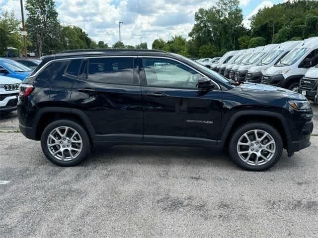 2024 Jeep Compass COMPASS LATITUDE LUX 4X4