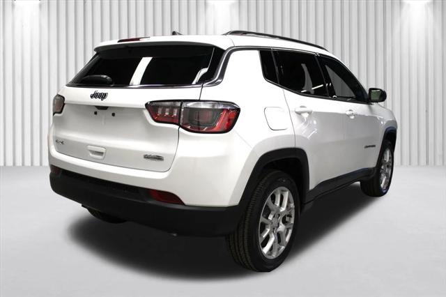 2024 Jeep Compass COMPASS LATITUDE LUX 4X4