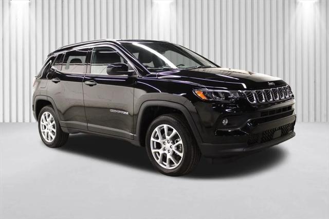 2024 Jeep Compass COMPASS LATITUDE LUX 4X4