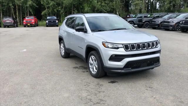 2024 Jeep Compass COMPASS LATITUDE 4X4