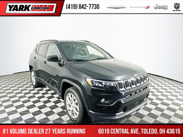 2024 Jeep Compass COMPASS LATITUDE LUX 4X4