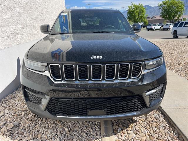 2024 Jeep Grand Cherokee GRAND CHEROKEE LAREDO 4X4