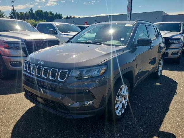 2024 Jeep Compass COMPASS LATITUDE LUX 4X4