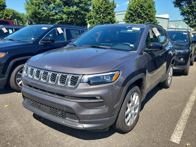 2024 Jeep Compass COMPASS LATITUDE LUX 4X4