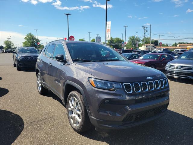 2024 Jeep Compass COMPASS LATITUDE LUX 4X4