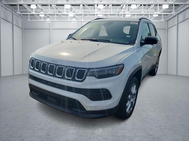 2024 Jeep Compass COMPASS LATITUDE LUX 4X4