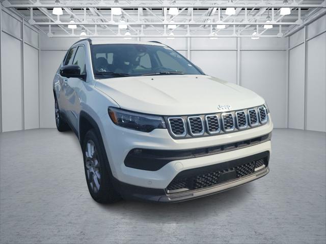 2024 Jeep Compass COMPASS LATITUDE LUX 4X4