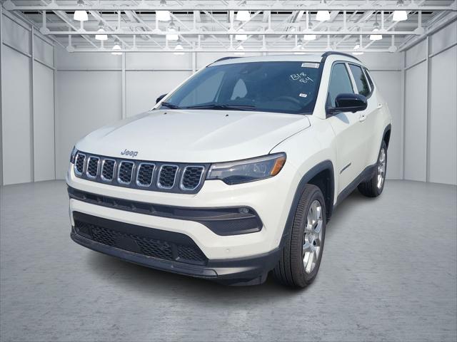 2024 Jeep Compass COMPASS LATITUDE LUX 4X4