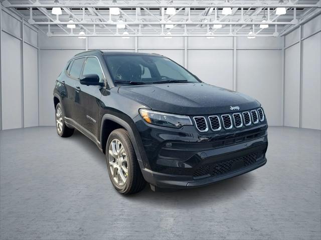 2024 Jeep Compass COMPASS LATITUDE LUX 4X4