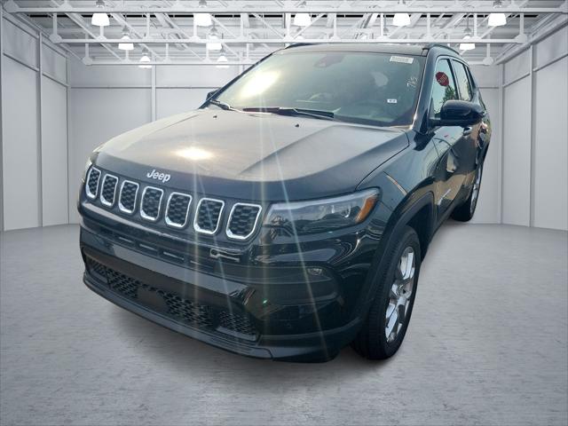 2024 Jeep Compass COMPASS LATITUDE LUX 4X4