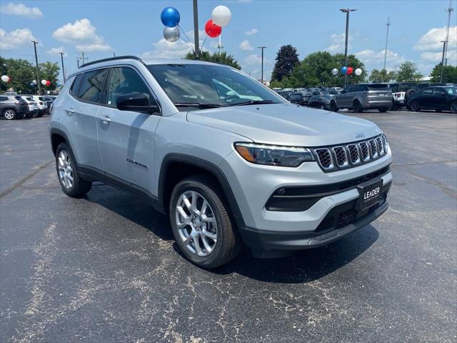 2024 Jeep Compass COMPASS LATITUDE LUX 4X4