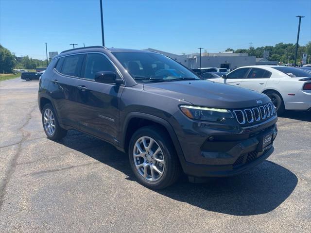 2024 Jeep Compass COMPASS LATITUDE LUX 4X4