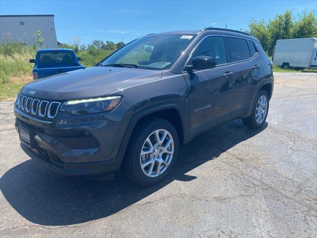 2024 Jeep Compass COMPASS LATITUDE LUX 4X4