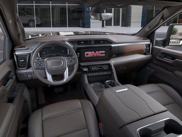 2024 GMC Sierra 2500HD 4WD Crew Cab Standard Bed Denali