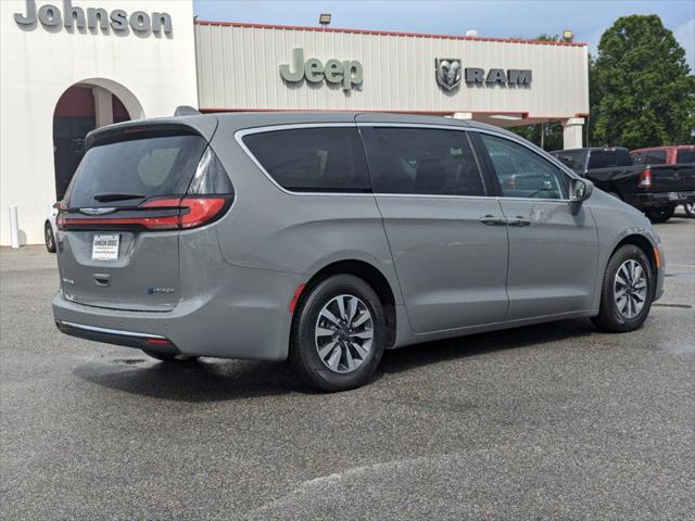 2022 Chrysler Pacifica Hybrid Touring L