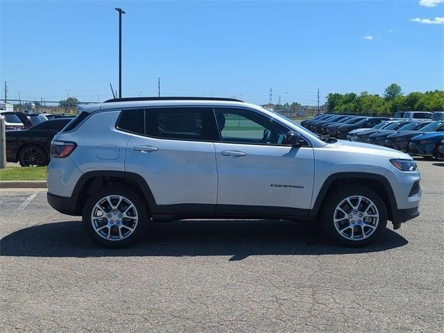 2024 Jeep Compass COMPASS LATITUDE LUX 4X4