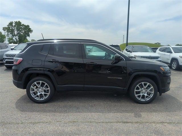 2024 Jeep Compass COMPASS LATITUDE LUX 4X4